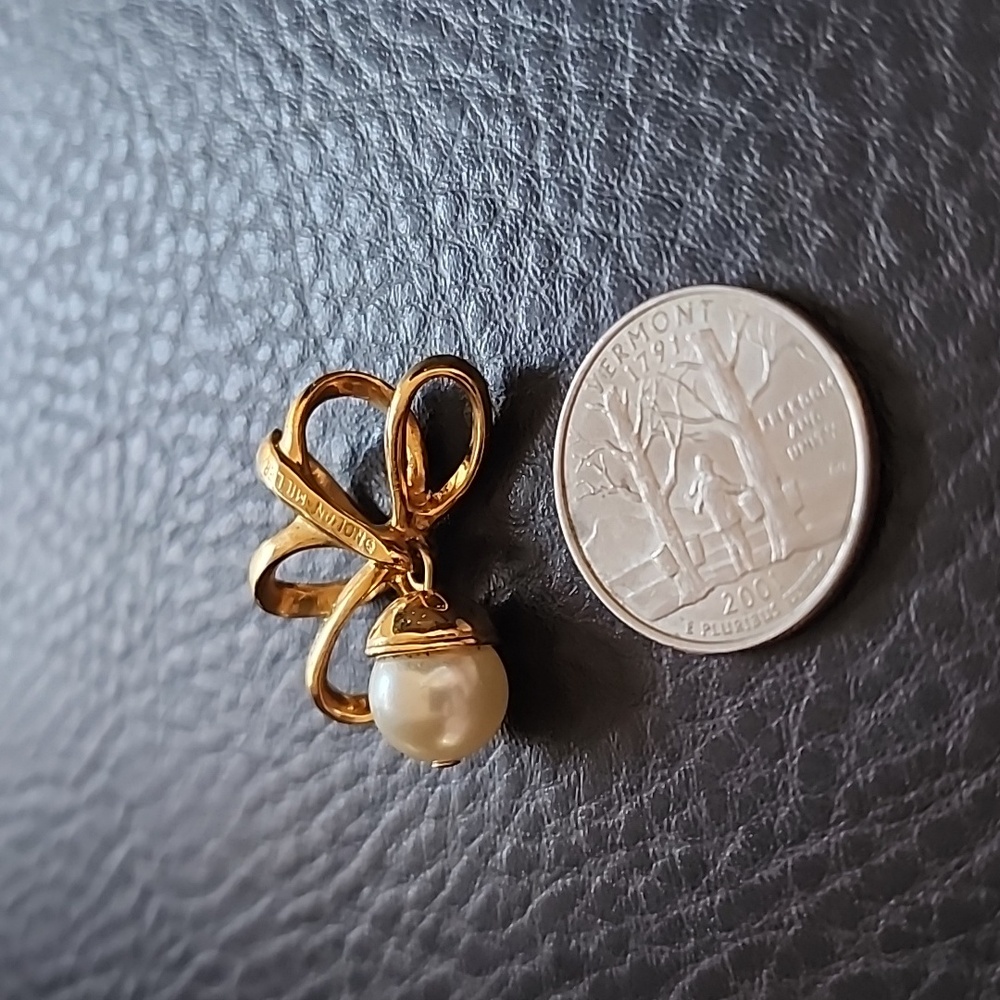 Nolan Miller Gold Bow Pearl Pendant - Picture 7 of 7